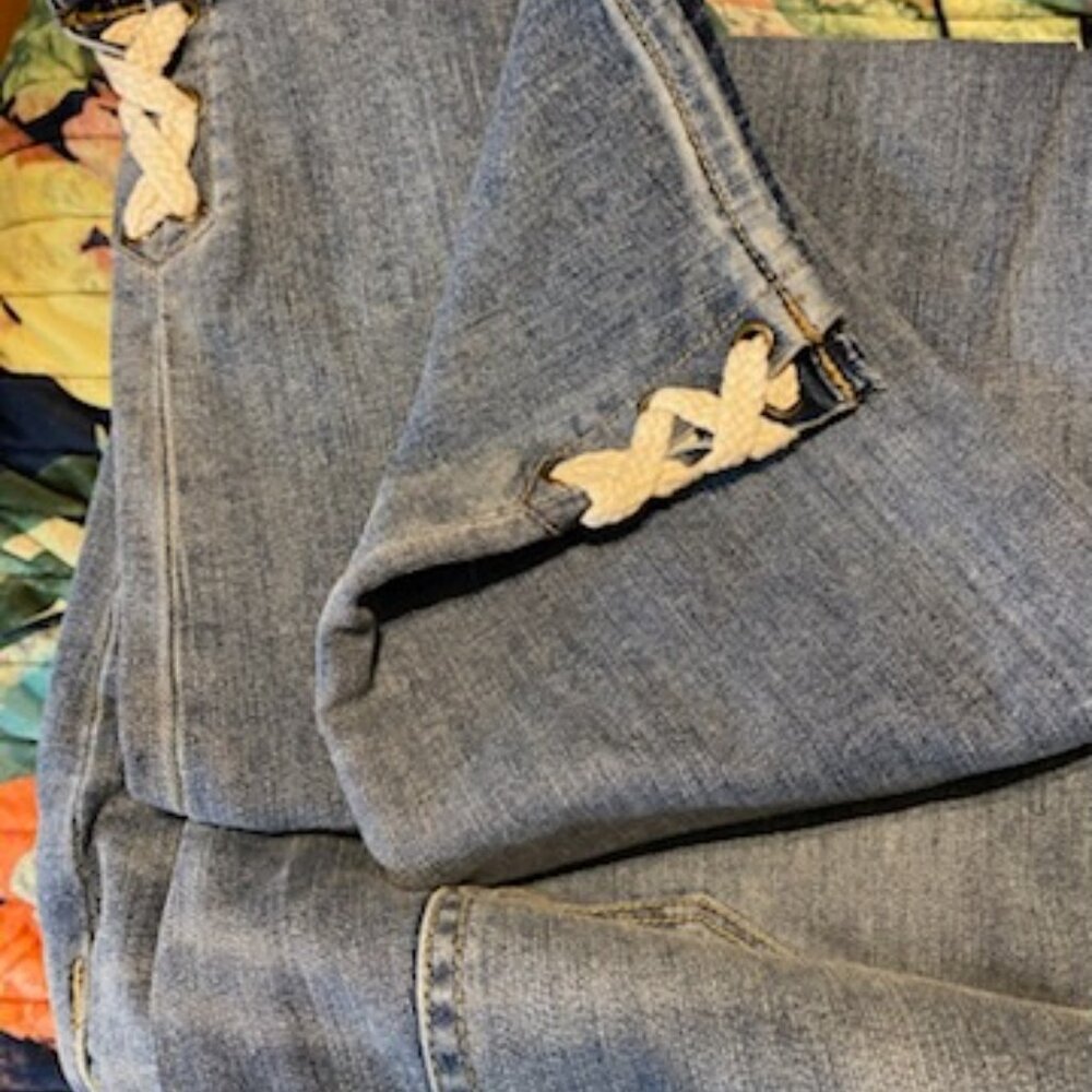 Loft curvy skinny size 10 jeans with tie accent at bottom, nwt - Picture 2 of 5